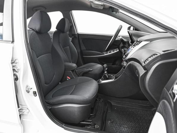 Hyundai Solaris I с пробегом 2013 года, цена 779 000 рублей, 117613 км, седан, Автокод Объявления