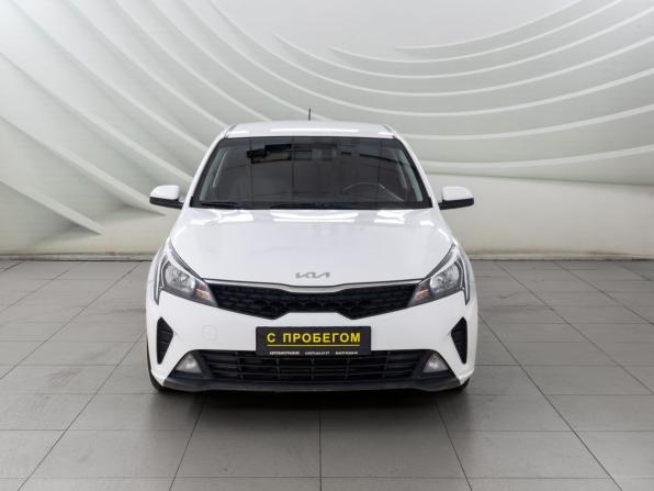 Kia Rio IV Рестайлинг с пробегом 2021 года, цена 1 618 000 рублей, 62770 км, седан, Автокод Объявления