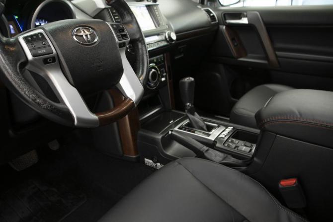 Toyota Land Cruiser Prado 150 Series Рестайлинг 1 с пробегом 2016 года, цена 3 650 000 рублей, 312140 км, внедорожник, Автокод Объявления