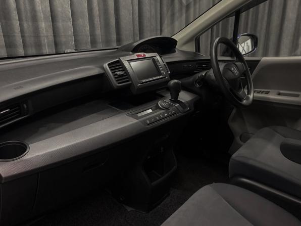 Honda Freed I с пробегом 2009 года, цена 929 000 рублей, 98000 км, компактвэн, Автокод Объявления