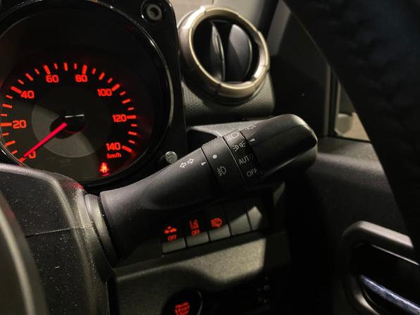 Suzuki Jimny IV с пробегом 2018 года, цена 1 855 000 рублей, 76847 км, внедорожник, Автокод Объявления