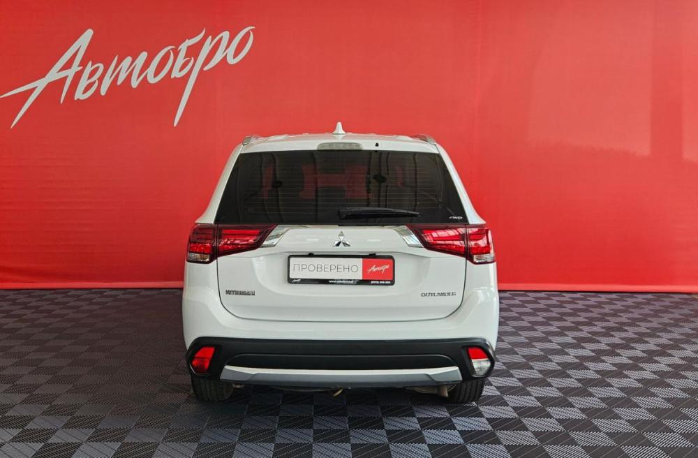 Mitsubishi Outlander III Рестайлинг 2 Вологда  - изображение 4