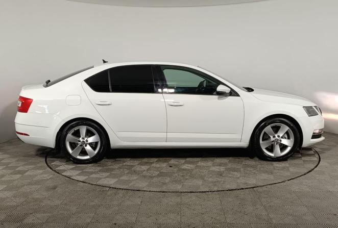 Skoda Octavia III (A7) Рестайлинг с пробегом 2019 года, цена 1 990 000 рублей, 174344 км, лифтбек, Автокод Объявления