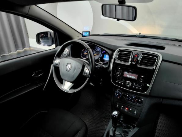 Renault Sandero II с пробегом 2018 года, цена 925 000 рублей, 109715 км, хэтчбек, Автокод Объявления