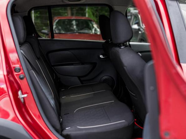 Renault Sandero II Рестайлинг с пробегом 2020 года, цена 989 000 рублей, 132286 км, хэтчбек, Автокод Объявления