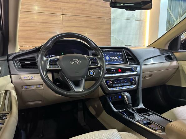 Hyundai Sonata VII (LF) Рестайлинг с пробегом 2017 года, цена 1 890 000 рублей, 160082 км, седан, Автокод Объявления