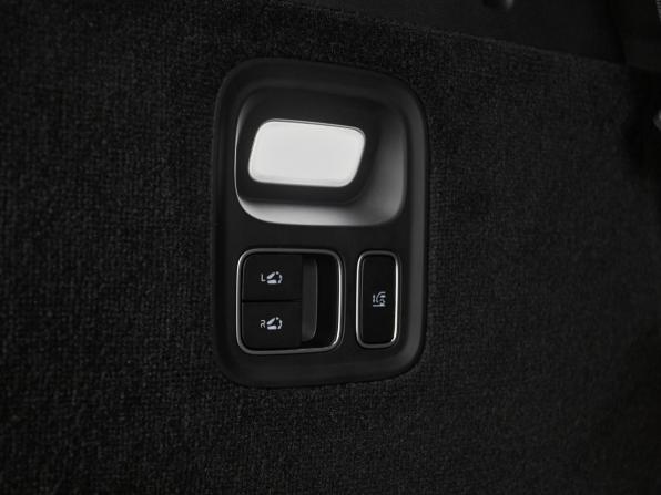 Новый Li Auto (Lixiang) L9 I Рестайлинг 2026 года, цена 12 090 000 рублей, внедорожник, Автокод Объявления