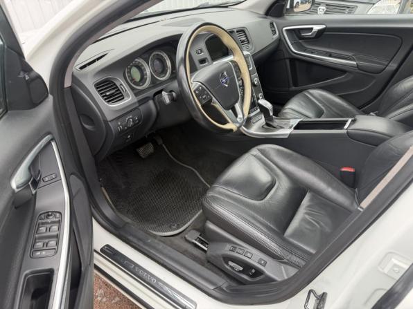 Volvo S60 II Рестайлинг с пробегом 2013 года, цена 979 999 рублей, 259401 км, седан, Автокод Объявления