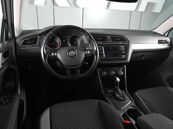 Volkswagen Tiguan II с пробегом 2018 года, цена 1 979 000 рублей, 206100 км, внедорожник, Автокод Объявления