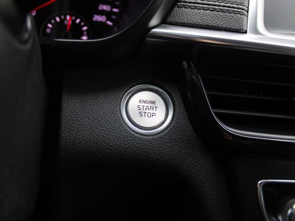 Kia Optima IV Рестайлинг с пробегом 2019 года, цена 2 079 000 рублей, 85455 км, седан, Автокод Объявления