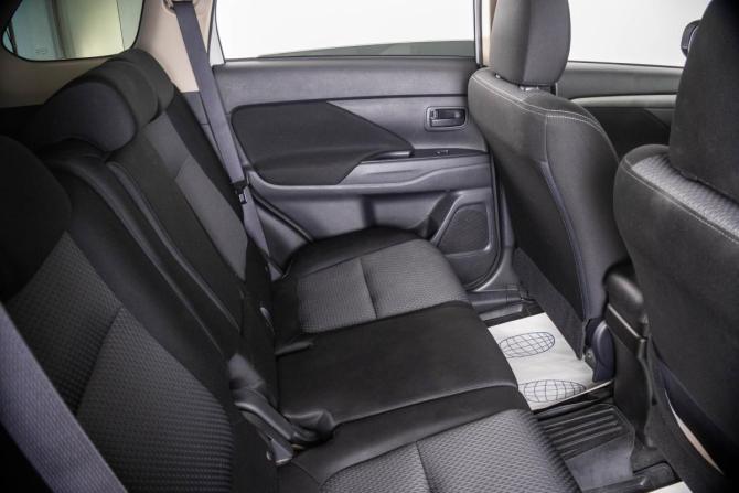 Mitsubishi Outlander III Рестайлинг 2 с пробегом 2017 года, цена 1 859 000 рублей, 200125 км, внедорожник, Автокод Объявления