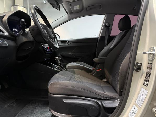 Hyundai Solaris II с пробегом 2019 года, цена 1 495 000 рублей, 131557 км, седан, Автокод Объявления
