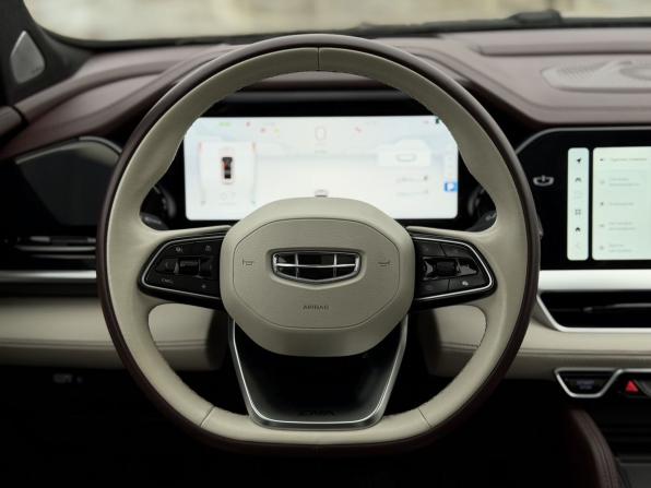 Geely Monjaro I с пробегом 2023 года, цена 3 100 000 рублей, 57020 км, внедорожник, Автокод Объявления