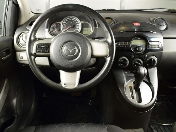 Mazda 2 II Рестайлинг (DE2) с пробегом 2011 года, цена 799 995 рублей, 163274 км, хэтчбек, Автокод Объявления
