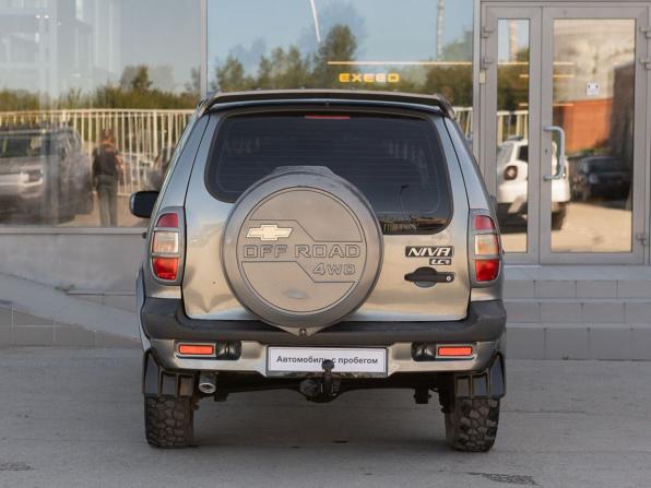 Chevrolet Niva I с пробегом 2008 года, цена 250 000 рублей, 211233 км, внедорожник, Автокод Объявления