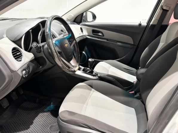 Chevrolet Cruze I Рестайлинг с пробегом 2014 года, цена 740 286 рублей, 234300 км, хэтчбек, Автокод Объявления