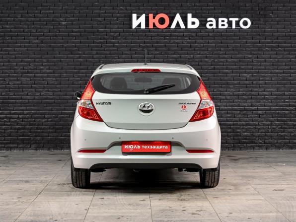 Hyundai Solaris I Рестайлинг с пробегом 2015 года, цена 970 000 рублей, 107244 км, хэтчбек, Автокод Объявления