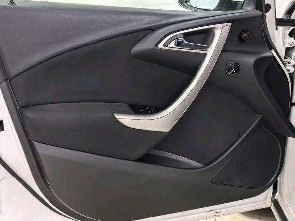 Opel Astra J с пробегом 2011 года, цена 618 000 рублей, 137500 км, хэтчбек, Автокод Объявления