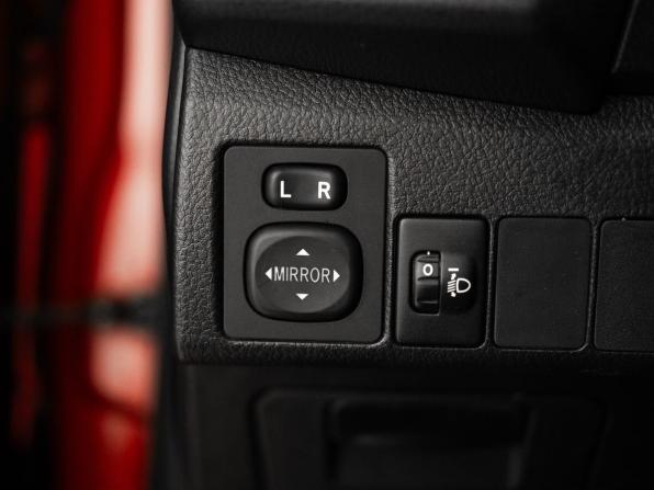 Toyota Corolla XI (E160 E170 E180) с пробегом 2013 года, цена 1 250 000 рублей, 111008 км, седан, Автокод Объявления