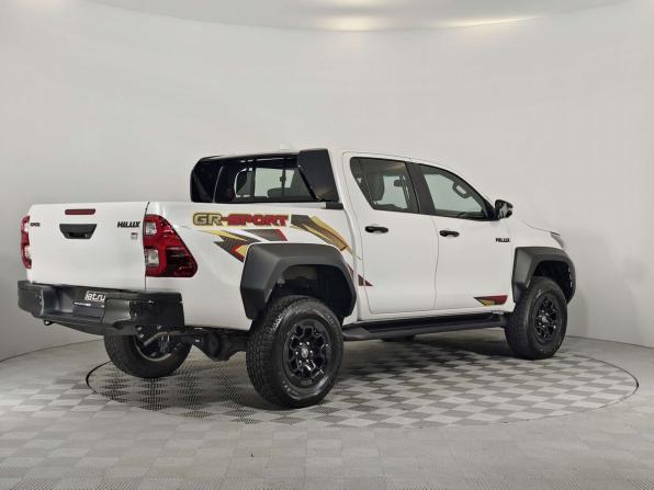 Toyota Hilux VIII Рестайлинг 2 с пробегом 2024 года, цена 7 490 000 рублей, 95 км, offers.body_type.unknown, Автокод Объявления