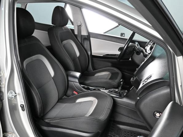 Kia Ceed II Рестайлинг с пробегом 2015 года, цена 1 399 000 рублей, 76664 км, хэтчбек, Автокод Объявления