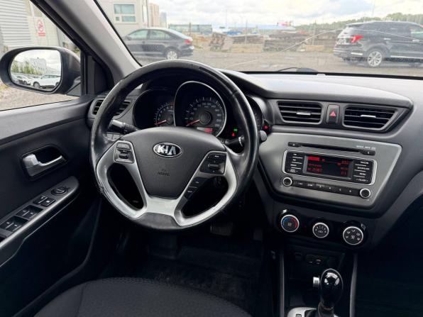 Kia Rio III Рестайлинг с пробегом 2017 года, цена 850 000 рублей, 268879 км, седан, Автокод Объявления
