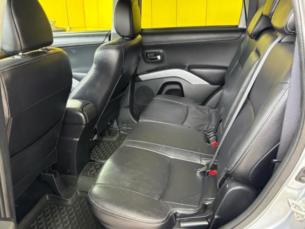 Mitsubishi Outlander II Рестайлинг с пробегом 2011 года, цена 1 049 000 рублей, 193000 км, внедорожник, Автокод Объявления