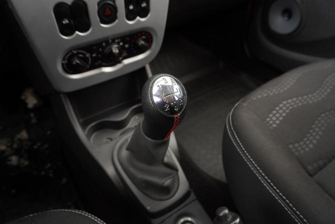 Renault Sandero I с пробегом 2013 года, цена 715 000 рублей, 115819 км, хэтчбек, Автокод Объявления