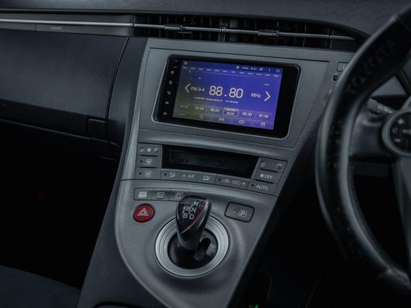 Toyota Prius III Рестайлинг (XW30) с пробегом 2013 года, цена 1 335 000 рублей, 297555 км, лифтбек, Автокод Объявления