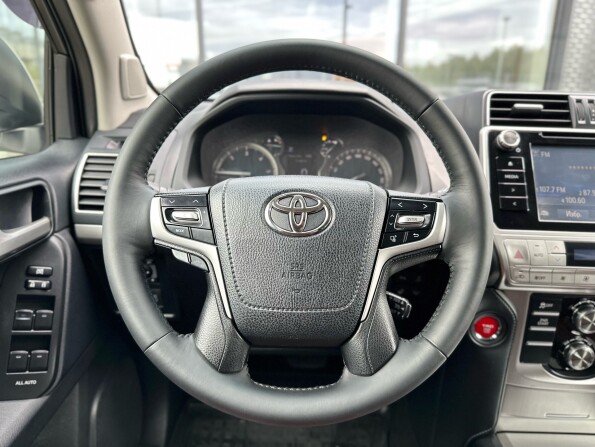 Toyota Land Cruiser Prado 150 Series Рестайлинг 2 с пробегом 2019 года, цена 4 570 000 рублей, 260000 км, внедорожник, Автокод Объявления
