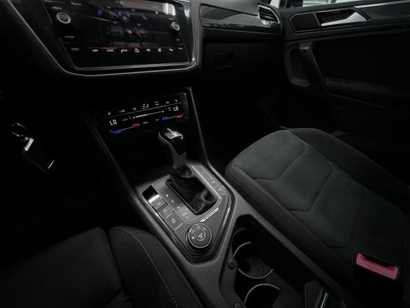 Volkswagen Tiguan II с пробегом 2017 года, цена 2 450 000 рублей, 165460 км, внедорожник, Автокод Объявления