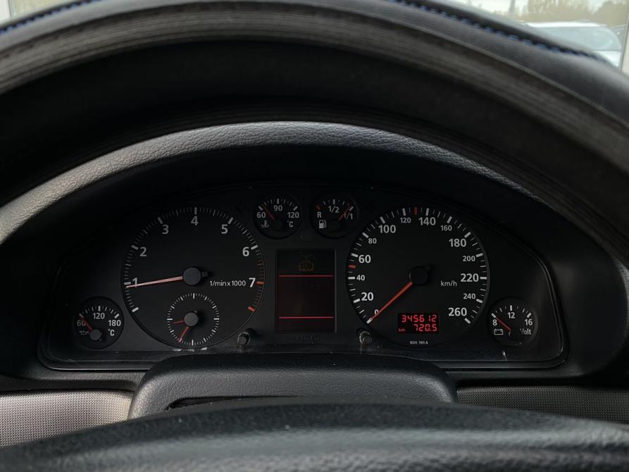 Audi A4 I (B5) Москва  - изображение 17