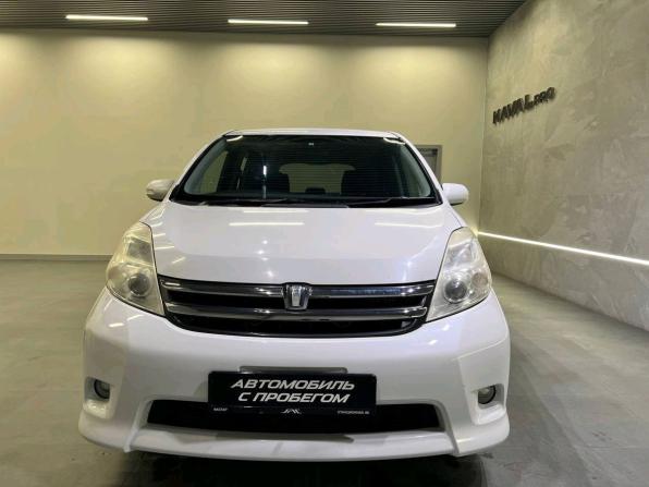 Toyota ISis I Рестайлинг с пробегом 2011 года, цена 879 000 рублей, 317914 км, компактвэн, Автокод Объявления