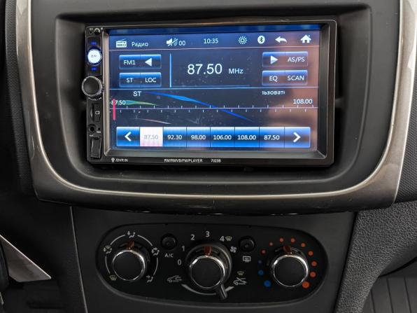 Renault Sandero II с пробегом 2017 года, цена 1 190 000 рублей, 61832 км, хэтчбек, Автокод Объявления