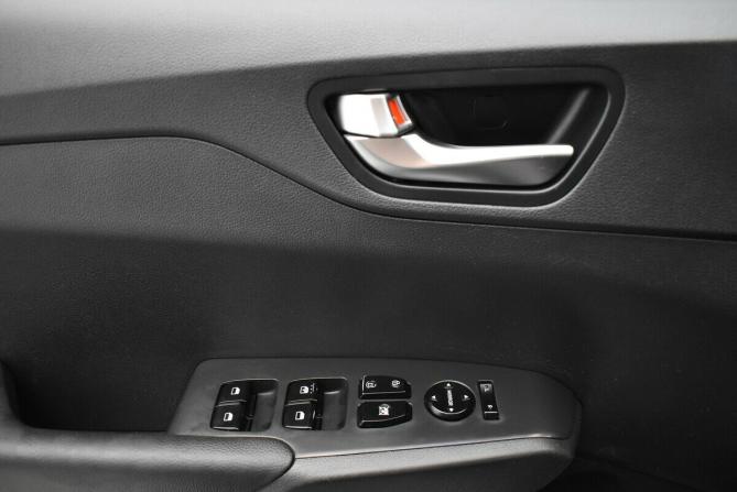 Hyundai Solaris II Рестайлинг с пробегом 2020 года, цена 895 000 рублей, 352417 км, седан, Автокод Объявления