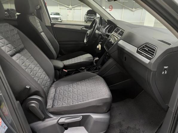 Volkswagen Tiguan II Рестайлинг с пробегом 2021 года, цена 2 599 000 рублей, 86038 км, внедорожник, Автокод Объявления