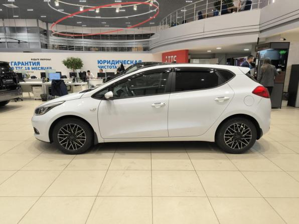 Kia Ceed II с пробегом 2015 года, цена 1 380 000 рублей, 111621 км, хэтчбек, Автокод Объявления