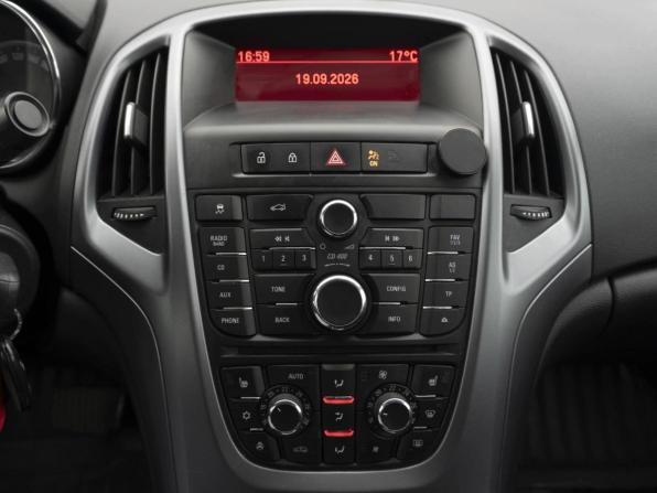 Opel Astra J Рестайлинг с пробегом 2013 года, цена 859 000 рублей, 130972 км, седан, Автокод Объявления