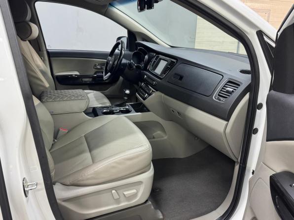 Kia Carnival III с пробегом 2019 года, цена 2 697 000 рублей, 105000 км, минивэн, Автокод Объявления