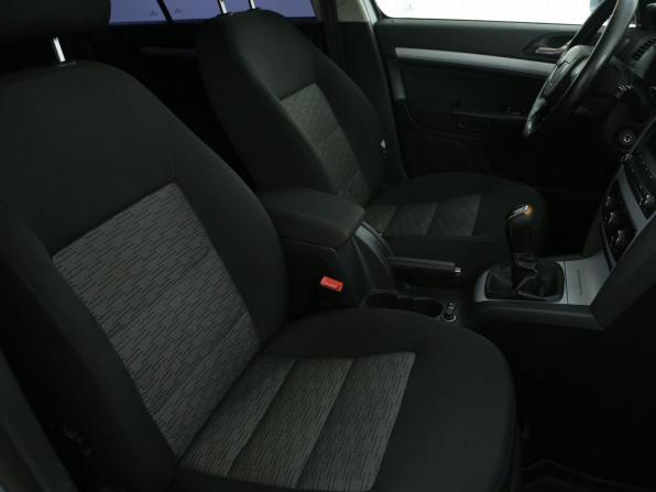 Skoda Octavia II (A5) Рестайлинг с пробегом 2010 года, цена 652 000 рублей, 211000 км, лифтбек, Автокод Объявления
