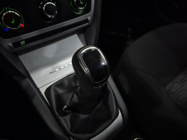 Skoda Octavia II (A5) Рестайлинг с пробегом 2013 года, цена 775 000 рублей, 190123 км, лифтбек, Автокод Объявления