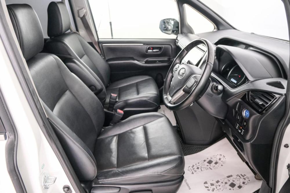 Toyota Esquire I Красноярск  - изображение 8