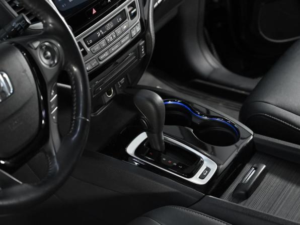 Honda Pilot III с пробегом 2016 года, цена 3 199 000 рублей, 85000 км, внедорожник, Автокод Объявления