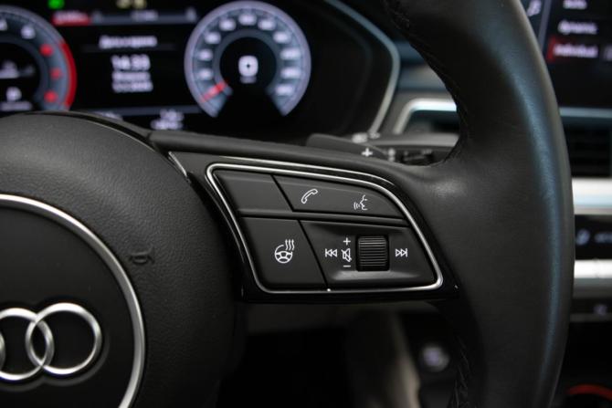Audi A4 V (B9) Рестайлинг с пробегом 2022 года, цена 3 550 000 рублей, 36317 км, седан, Автокод Объявления