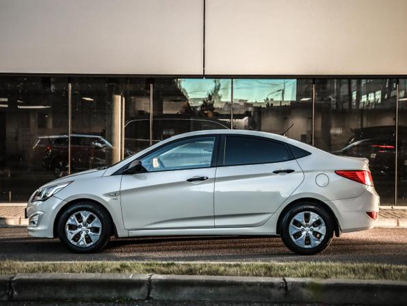 Hyundai Solaris I Рестайлинг с пробегом 2015 года, цена 889 777 рублей, 222000 км, седан, Автокод Объявления