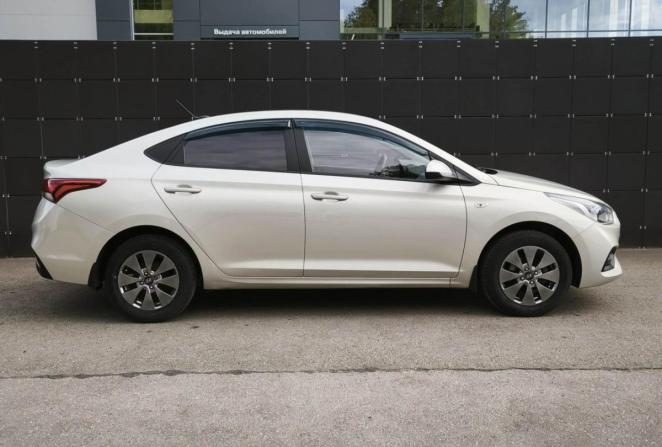 Hyundai Solaris II с пробегом 2018 года, цена 1 229 000 рублей, 118891 км, седан, Автокод Объявления