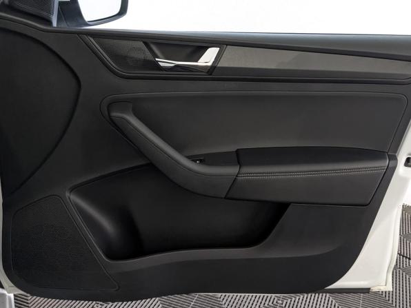 Skoda Rapid II с пробегом 2021 года, цена 1 335 000 рублей, 143545 км, лифтбек, Автокод Объявления