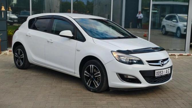 Opel Astra J Рестайлинг с пробегом 2013 года, цена 799 900 рублей, 136988 км, хэтчбек, Автокод Объявления