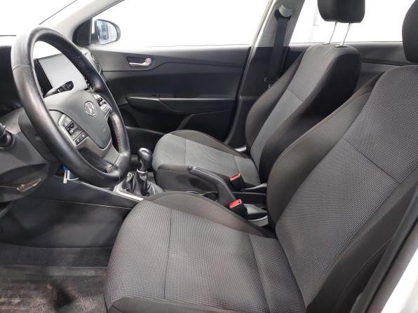 Hyundai Solaris II Рестайлинг с пробегом 2021 года, цена 1 399 000 рублей, 118525 км, седан, Автокод Объявления