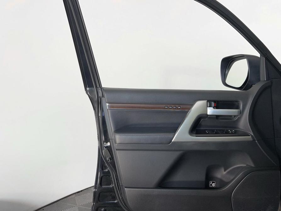 Toyota Land Cruiser 200 Series Рестайлинг 2 Архангельск  - изображение 11